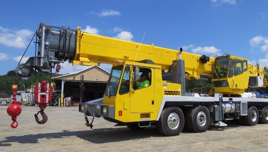 Truck Crane Service for Construction Projects